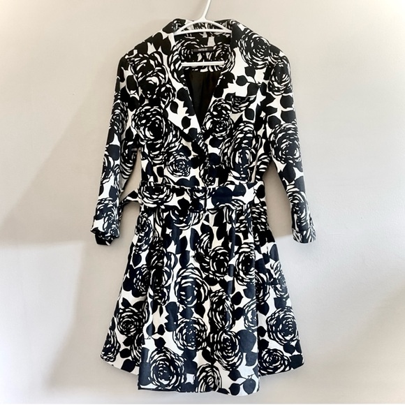 Chapter One Jackets & Blazers - Chapter One Black & White Rose Print Linen Fit & Flare Dress Trench Style Coat